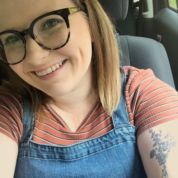 Meet your Posher, Haley - Picture 2 of 2